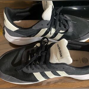 adidas Women's 70s Running Shoes Sneaker size 8.